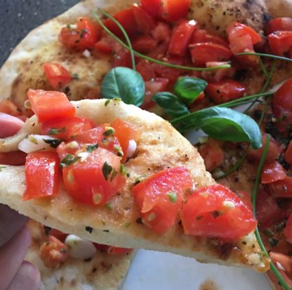 Pizza-Brot mit Extras